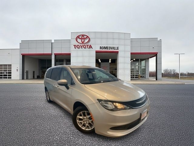 2023 Chrysler Voyager LX