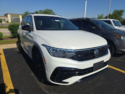 2022 Volkswagen Tiguan 2.0T SE R-Line Black