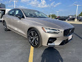2024 Volvo S60 B5 Core Dark Theme