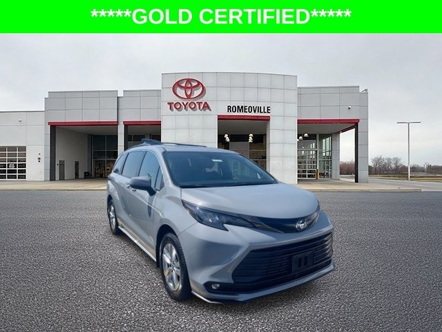 2022 Toyota Sienna Woodland Edition