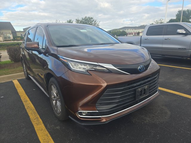 2022 Toyota Sienna XLE